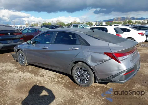 2024 Hyundai Elantra Sel z USA, uszkodzony, nr VIN KMHLM4DG2RU702225